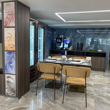 Hotel Serena