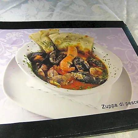 Serena Hotell 3*