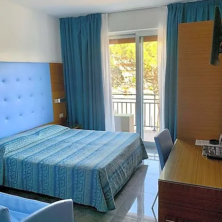 Hotell Serena 3*